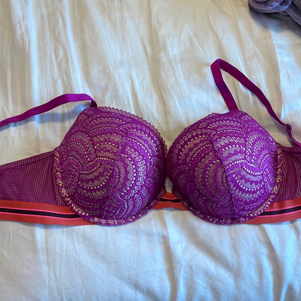 Victoria’s Secret very sexy push up 38D